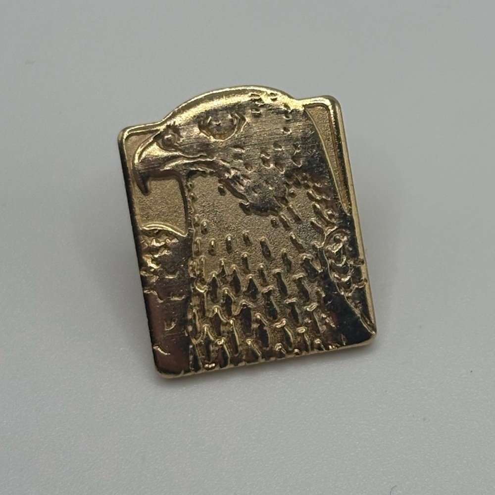 Vintage Eagle Falcon Head Bird Gold Tone Lapel Pin Merit Canada